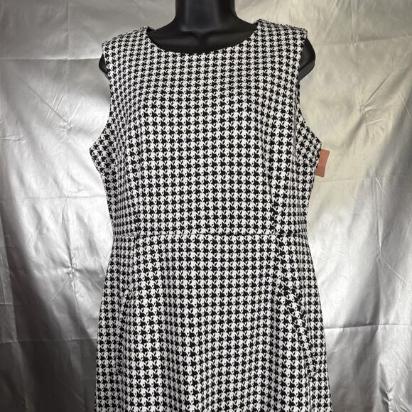 Lands End Women’s Size 12 Sleeveless Red Keyhole Polkadot Dress NWT - Picture 3 of 15